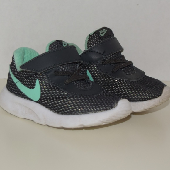 toddler girl black nike shoes